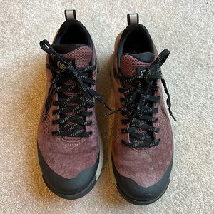 Danner Trail 2560 hiking shoes, women’s 6.5